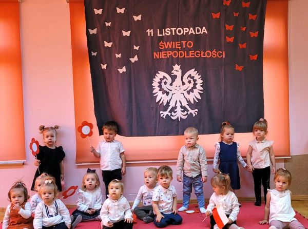 Dzień Niepodległości w Samorządowym Klubie Dziecięcym i Samorządowym Klubie Malucha w Gorzkowicach.