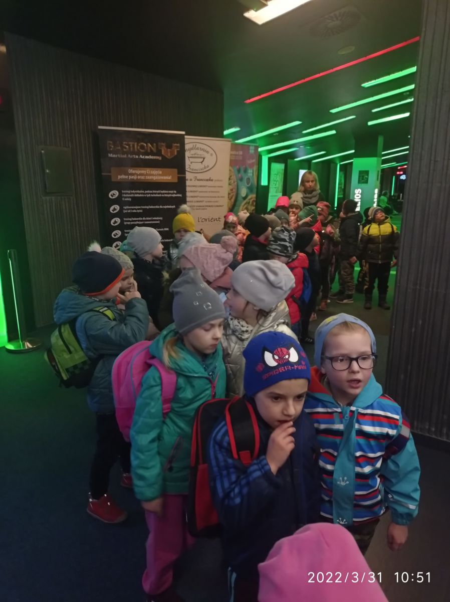 Wyjazd dzieci z Przedszkola Samorządowego w Gorzkowicach do kina Helios w Bełchatowie