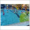 Galeria zdjęć: Przedszkolaki uczą się pływać. Link otwiera powiększoną wersję zdjęcia.