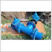 Galeria zdjęć: Trwają prace przy usuwaniu awarii wodociągu w miejscowości Bukowina. Link otwiera powiększoną wersję zdjęcia.