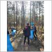 Galeria zdjęć: Mieszkańcy Grabostowa posprzątali swoją wieś. Link otwiera powiększoną wersję zdjęcia.