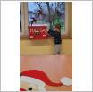 Galeria zdjęć: Wysyłanie listu do Św. Mikołaja przez dzieci z Samorządowego Klubu Dziecięcego w Gorzkowicach. Link otwiera powiększoną wersję zdjęcia.