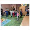 Galeria zdjęć:  Pokaz tańca towarzyskiego w Przedszkolu Samorządowym w Gorzkowicach. Link otwiera powiększoną wersję zdjęcia.