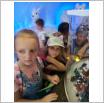 Galeria zdjęć: Wycieczka dzieci z Przedszkola Samorządowego do Dinoparku w Kołacinku. Link otwiera powiększoną wersję zdjęcia.